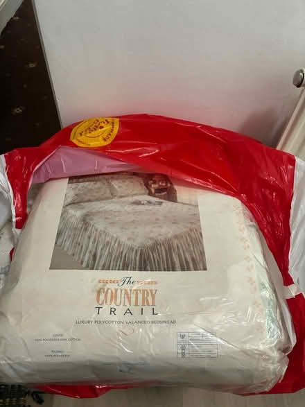 Photo of free Luxury Valanced Bedspread (Buckhurst Hill IG9) #1