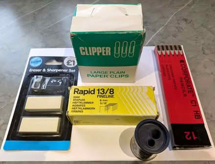 Photo of free One lot of miscellaneous stationery items (Finstall B60) #1