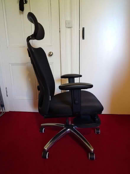 Photo of free Black office chair with retractable footrest (Bonnington EH6) #2