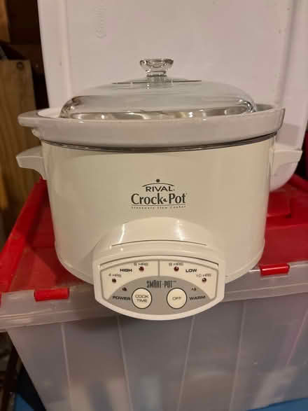 Photo of free crockpot (Very close to YMCA - Woburn) #1