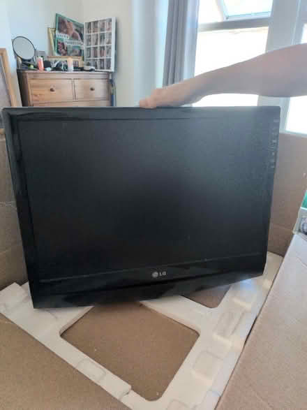 Photo of free lg tv (Honor oak SE23) #2