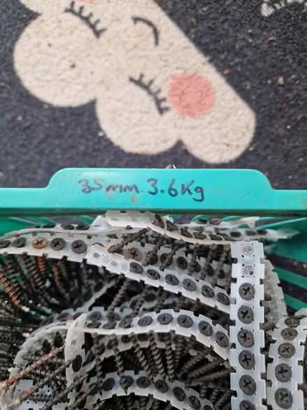 Photo of free screws 35mm (Cambridge CB24 Impington) #1