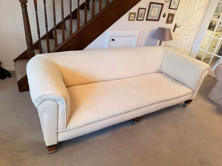 Photo of free Victorian sofa (Gu168tf) #3