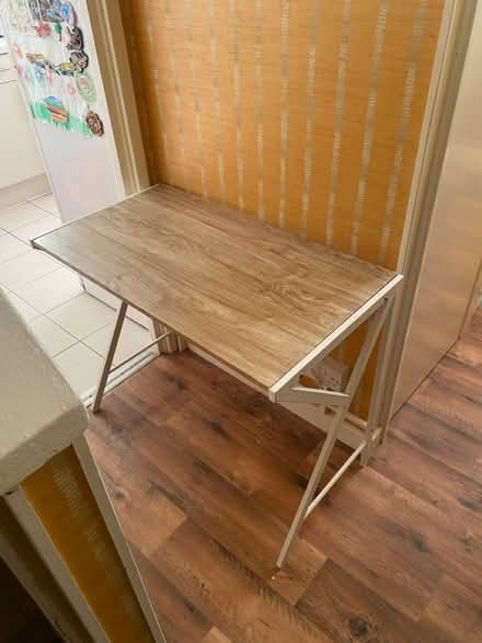 Photo of free Desk [ Not Foldable ] (Hoxton) #1