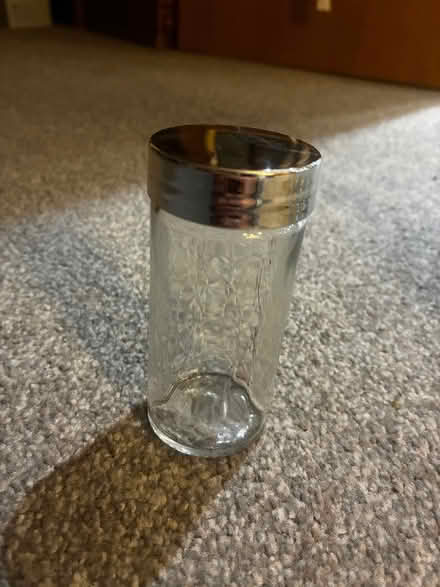 Photo of free Glass spice jars x18 (Wimbledon SW19) #2