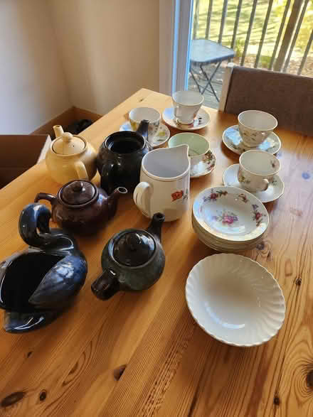 Photo of free tea cups , tea pots and bowls (Edinburgh and Water) #1