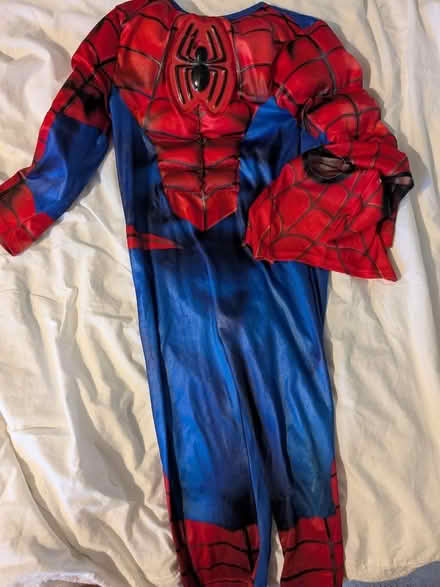 Photo of free Spiderman costume age 3-4 (Carlton WF3) #1