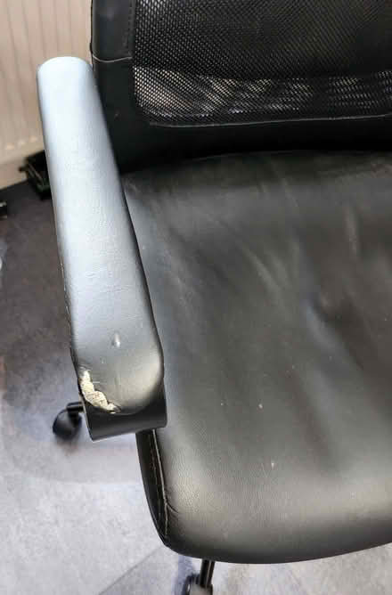 Photo of free Office chair, gas lift, leather effect (Purbrook PO7) #2