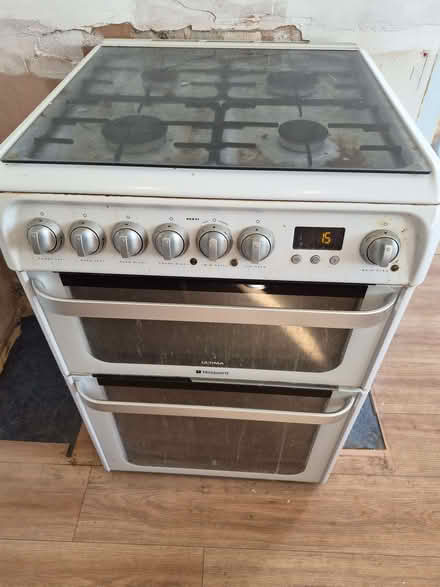 Photo of free Fully working free standing cooker,gas hob/fan electric oven (Cranbourne RG21) #1