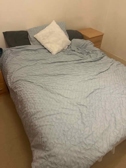 Photo of free King size duvet & bedding (West Kensington W14) #1
