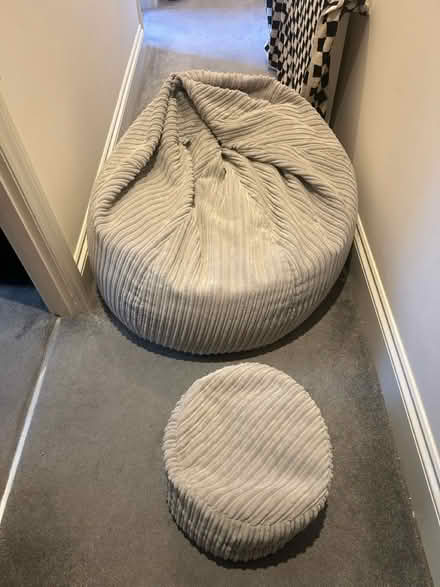 Photo of free Large bean bag (South Tottenham N15) #1