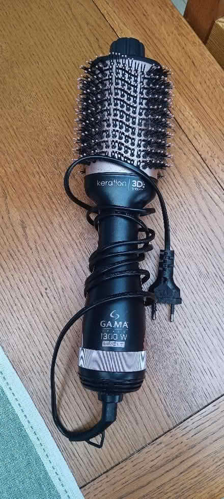 Photo of free GA.MA Keration 3D Therapy Hair Brush/Dryer (Oxley WV10) #1