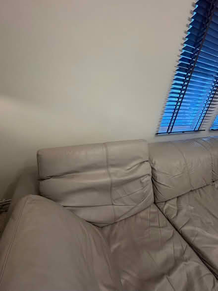 Photo of free Leather sofa (Canonbury N1) #4