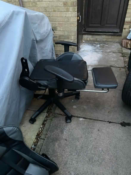 Photo of free Elfordson gaming chair (Penge, SE20.) #3