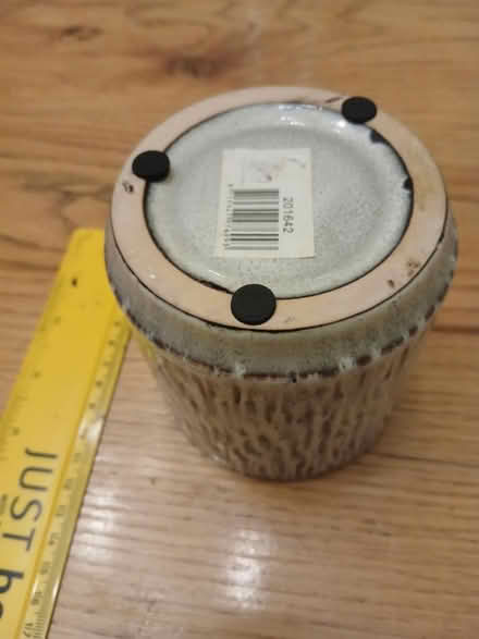 Photo of free Ceramic plant pot (Bilton HG1) #3
