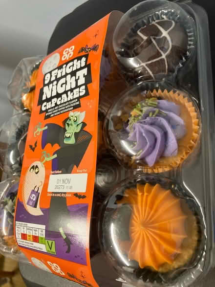 Photo of free Halloween cupcakes, unopened (Apley TF1) #3
