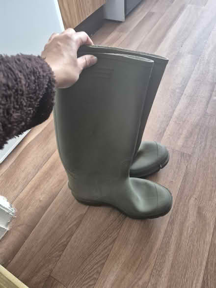 Photo of free Wellies (N15, near Downhills Park) #1