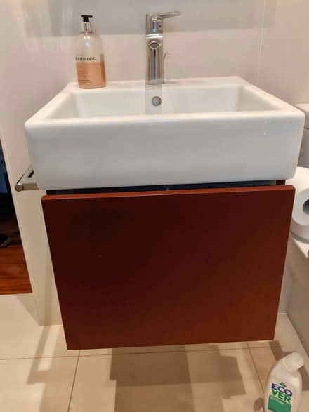 Photo of free Sink with under-sink vanity (Chiswick W4) #1