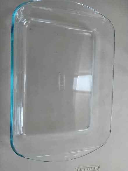 Photo of free 2 casserole dishes (Cubbington CV32) #3