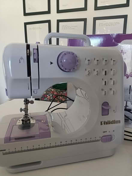 Photo of free Mini sewing machine,might be broken (Redhill RH1) #2