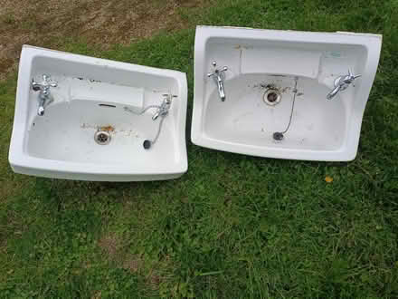 Photo of free 2 Bathroom sinks (S65 3NS East Herringthorpe) #1
