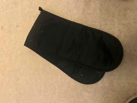 Photo of free Oven mitt (West Kensington W14) #1