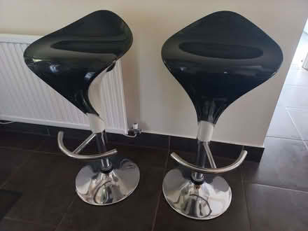 Photo of free Pair of kitchen/bar stools (Wallington PO16) #1