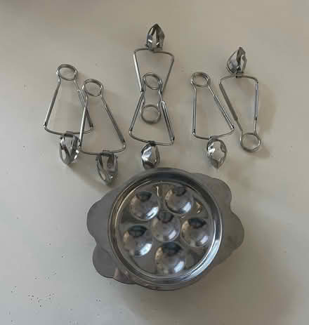 Photo of free Vintage Escargot Snail Plate and Tongs (Cox Green SL6) #1
