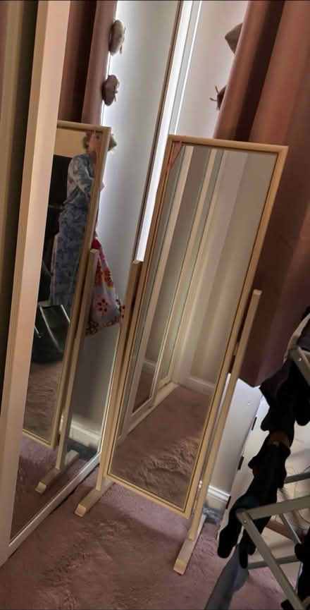 Photo of free Freestanding Mirror (Dover CT3) #1