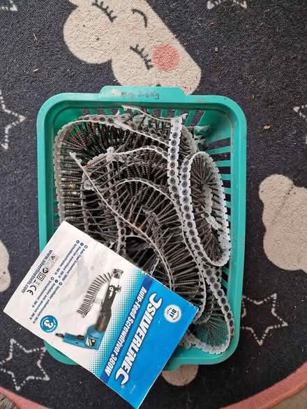 Photo of free screws 35mm (Cambridge CB24 Impington) #2