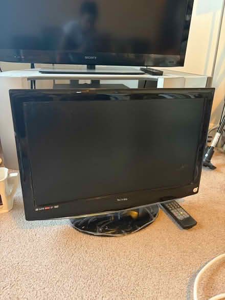 Photo of free 21" tv (Boughton Street ME13) #1
