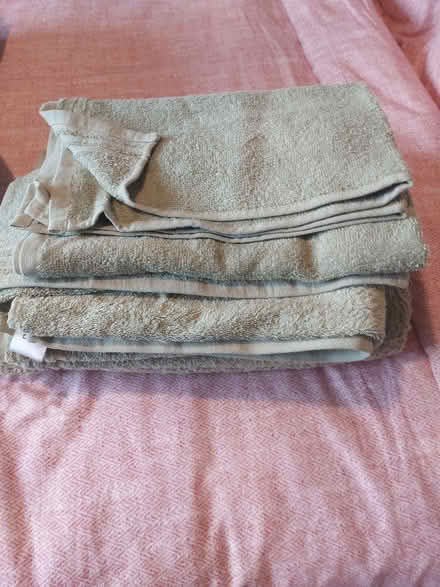Photo of free set of towels all new (Grangefield Road Industrial Estate LS28) #1