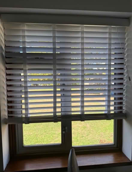 Photo of free White Venetian Blind (Bracknell RG12) #1