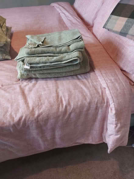 Photo of free set of towels all new (Grangefield Road Industrial Estate LS28) #2