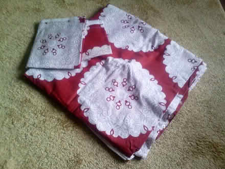 Photo of free Duvet cover and 2 p!allow cases (Sandsfoot Court Weymouth) #1