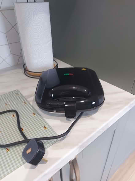 Photo of free sandwich maker (Grangefield Road Industrial Estate LS28) #1