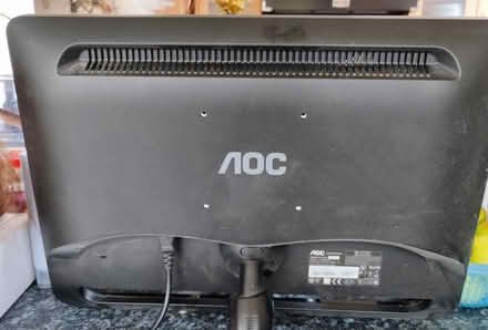 Photo of free AOC PC monitor 21.5 inch (Leeds Moortown LS17) #2