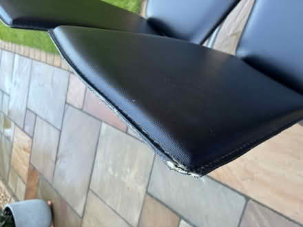 Photo of free Glass round table and four chairs (Chantinghall ML3) #4