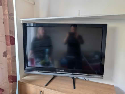 Photo of free Sony Bravia 40in Full HD TV (Loughton IG10) #1