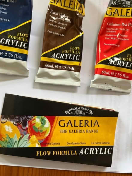 Photo of free winsor and newton galeria acrylic paints (Hoddesdon EN11) #4