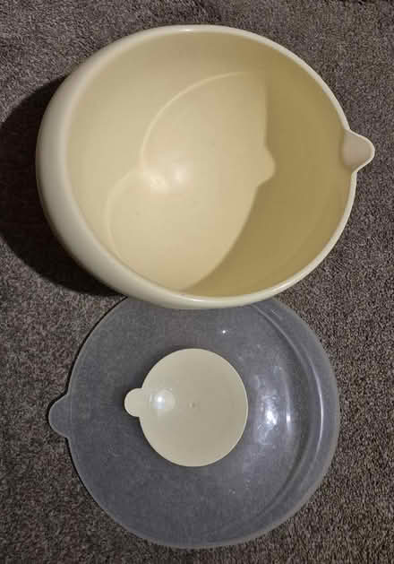 Photo of free Mixing bowl (Handforth SK9) #1