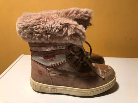 Photo of free Girls’ Size 1 Winter Boots (Near East/Union & Marquette) #2