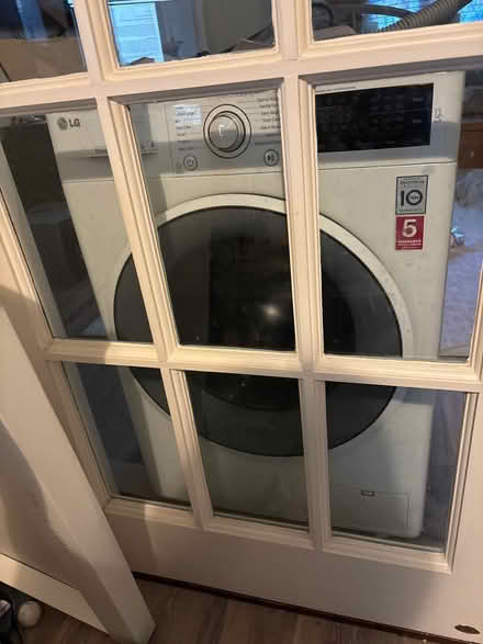 Photo of free Lg washing machine 8kg (Langford village OX26) #1