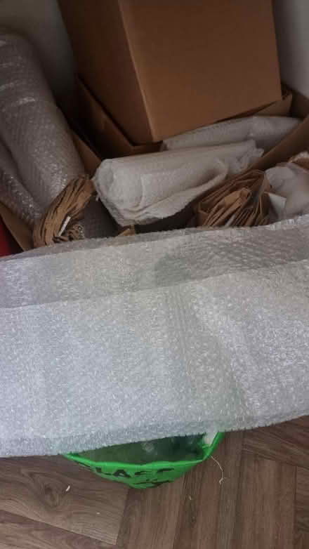 Photo of free 10 assorted boxes/bubble wrap (stroud green N4) #2