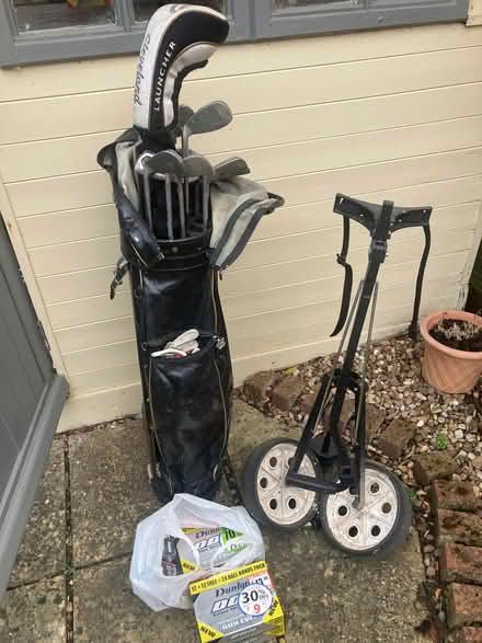 Photo of free Golf set with bag, trolley and boxes of golf balls (Shaw SN5) #1