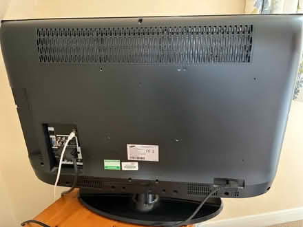 Photo of free Samsung TV + video cassette recorder if (Knotty Green HP9) #2