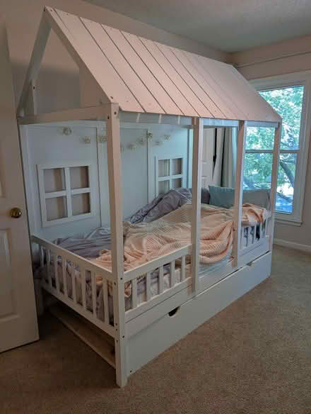 Photo of free Adorable Cabin Trundle Bed (Overland Park) #2