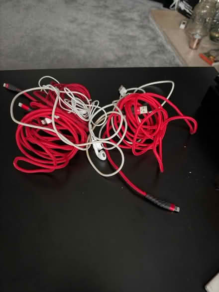 Photo of free iPhone lightning leads (Selsdon) #1