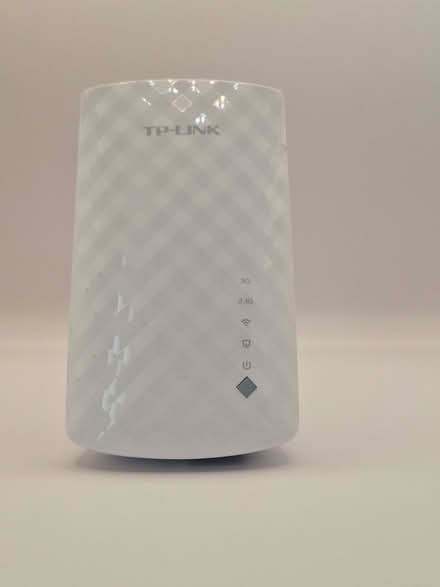 Photo of free TP LINK Plug in WiFi Extender (Epping CM16) #1
