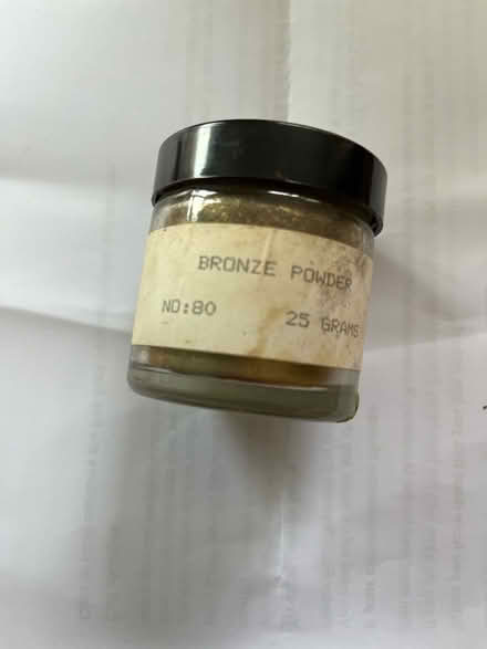 Photo of free vintage bronze powder (Hoddesdon EN11) #1